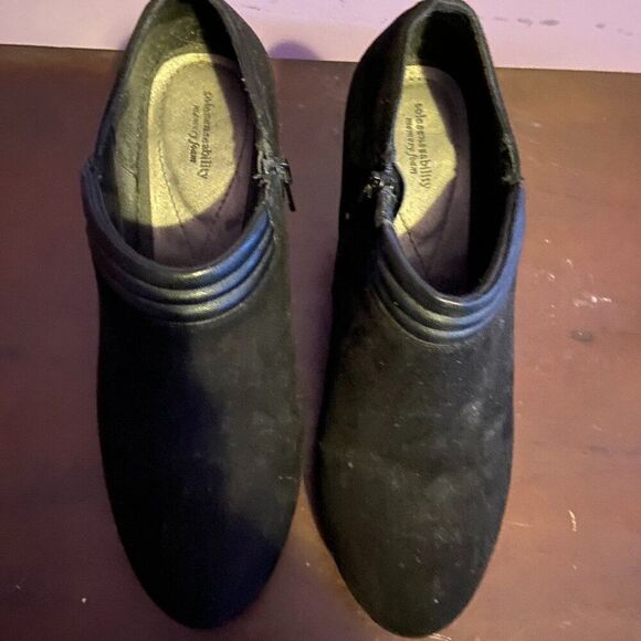 Solestainability Black High Heel Booties Women’s Size 7 Ankle Boots Eco-Friendly - Picture 1 of 4